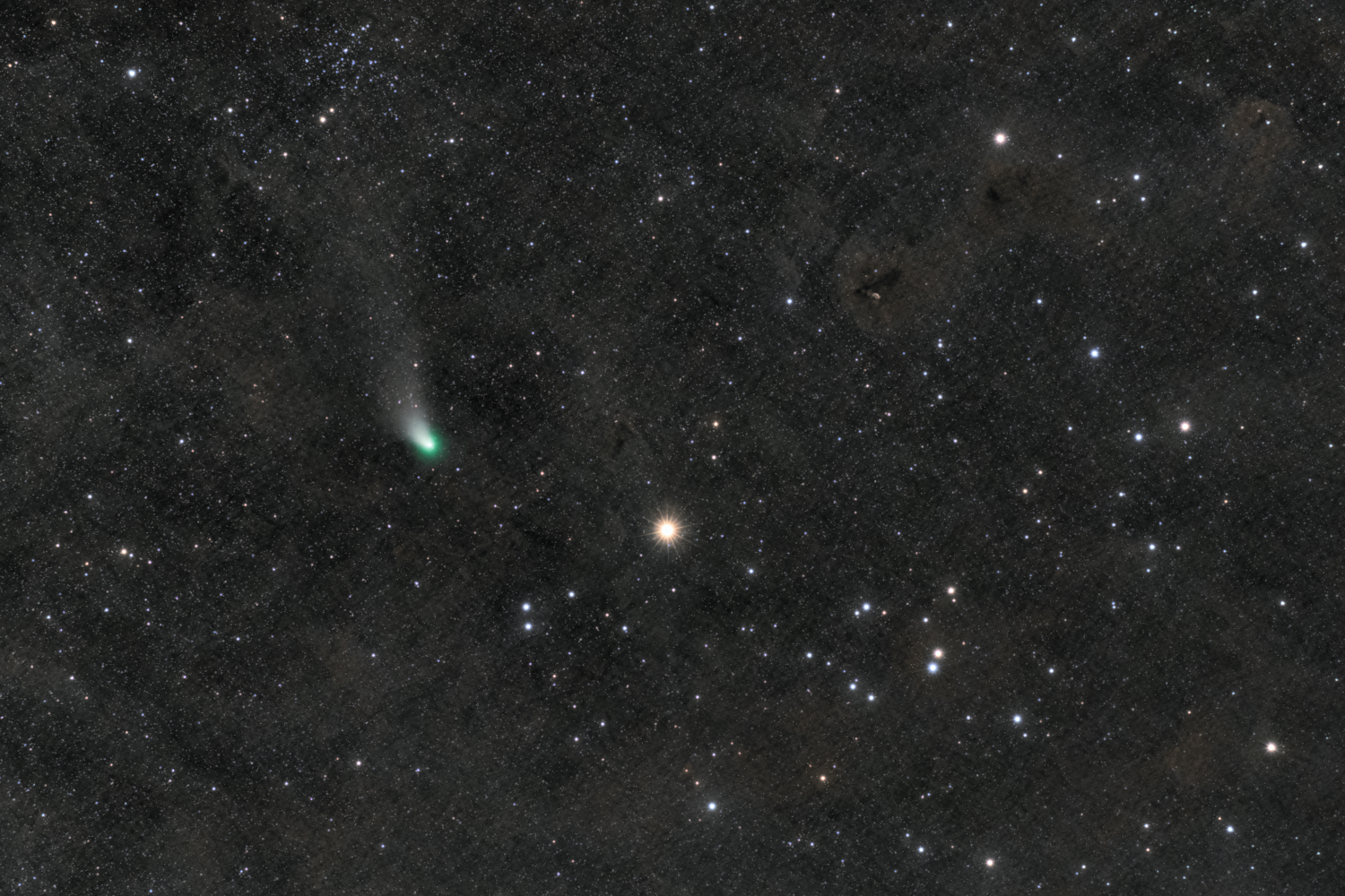 Comet C-2022 E3 (ZTF) - Samyang 135 mm EF - Bei Neddenaverbergen an Feld - 60 sec - 700Da - 14.02.2023-min