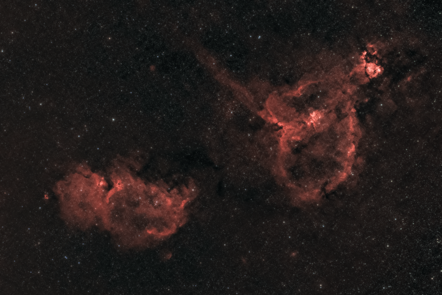 Heart and Soul Nebula - Samyang 135 mm EF - Im Garten - 45 sec, 24 - 25.08.2022 - 700Da-min