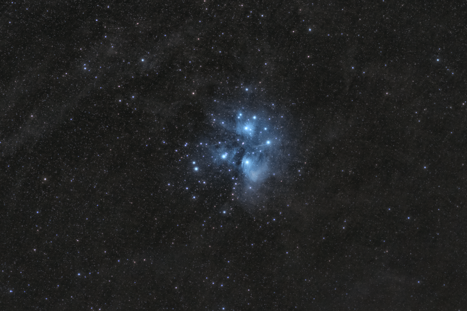 Pleiades - Samyang 135 mm EF - Im Garten - 90 sec, 25. - 26.11.2022 - 700Da-min